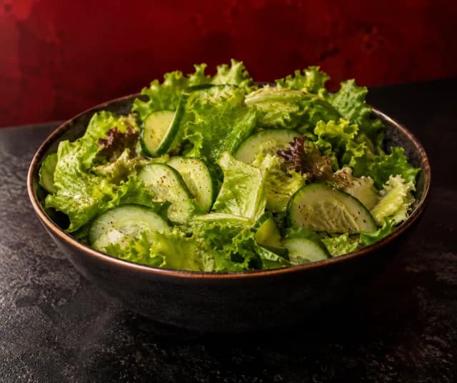 Illustratives Produktfoto: grüner Salat