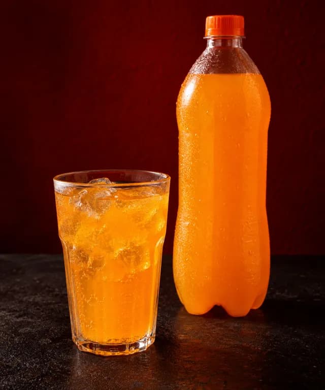 Illustratives Produktfoto: Fanta 1,00L